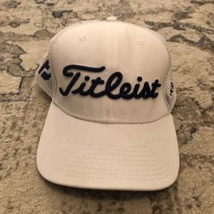 Men’s Titleist Pro V1 Golf Hat White Mesh